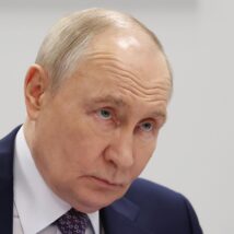 O ditador russo, Vladimir Putin, em reunião no Ministério da Saúde da Rússia Imagem referente a matéria