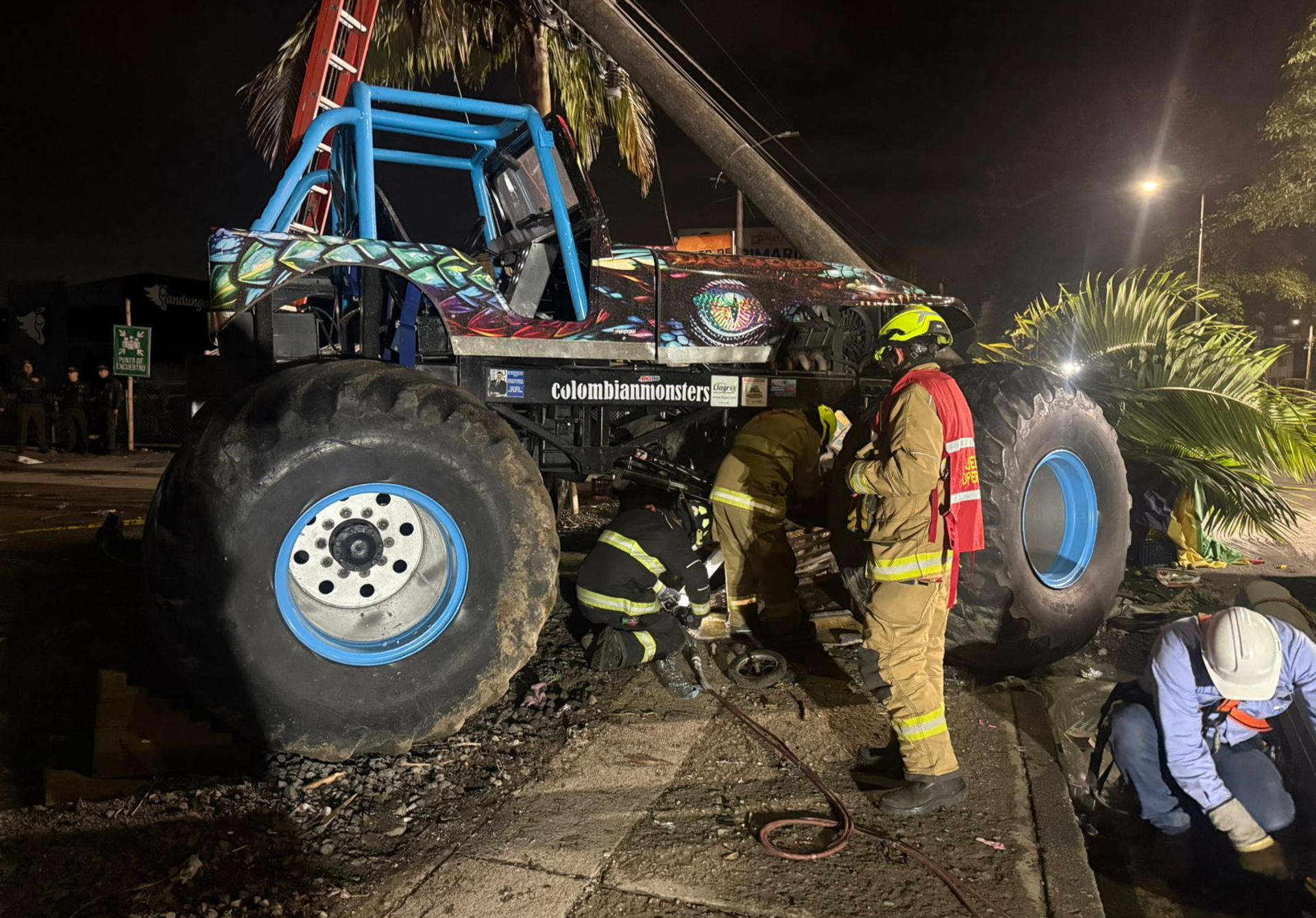 Atropelamento em massa com “monster truck” deixa mortos e feridos na Colômbia