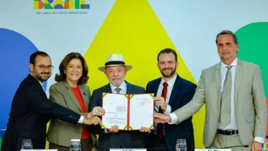Em Desenrola 2.0, governo Lula aposta em renegociação de dívidas com bloqueio de CPF em casas de apostas.