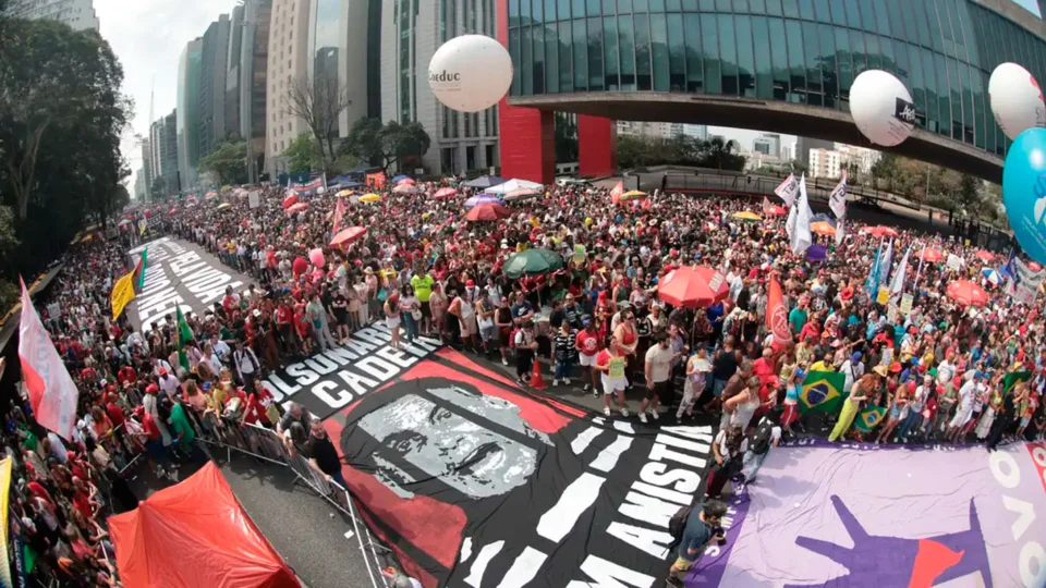 Manifestação de esquerda na Avenida Paulista, em São Paulo, em 2025.