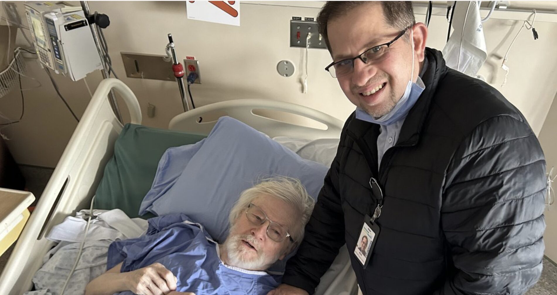 Padre Larry Holland está internado no Hospital Geral de Vancouver, no Canadá, tratando uma fratura.