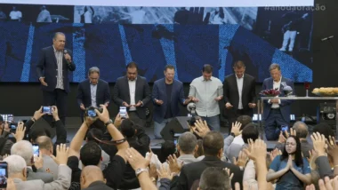Representação também atinge Sóstenes, Ruas, Castro e Crivella.
