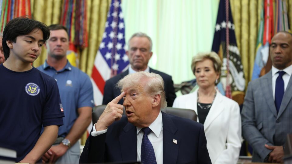 Trump volta a criticar o papa: “Está colocando muitos católicos em perigo”