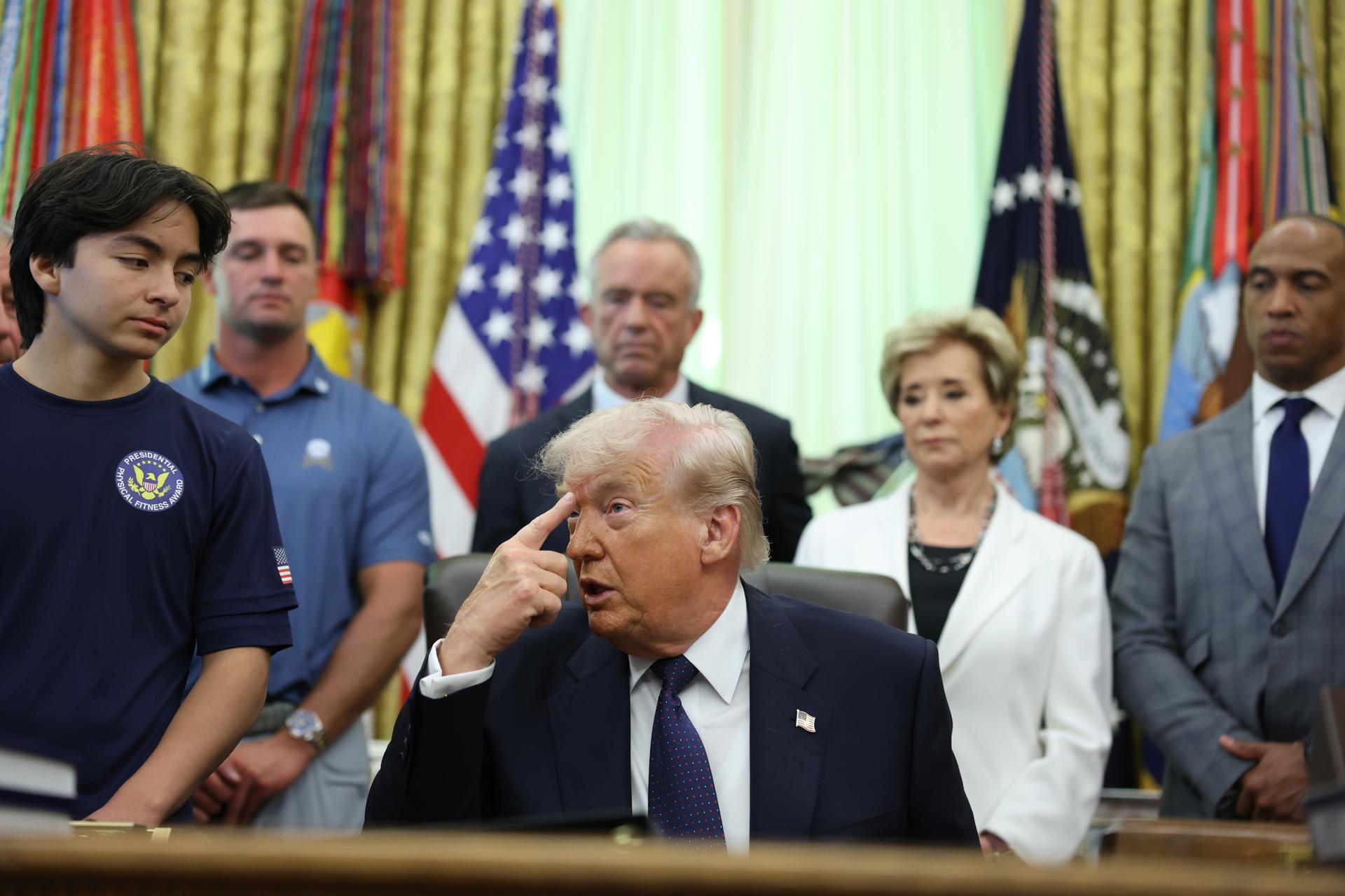 Trump volta a criticar o papa: “Está colocando muitos católicos em perigo”