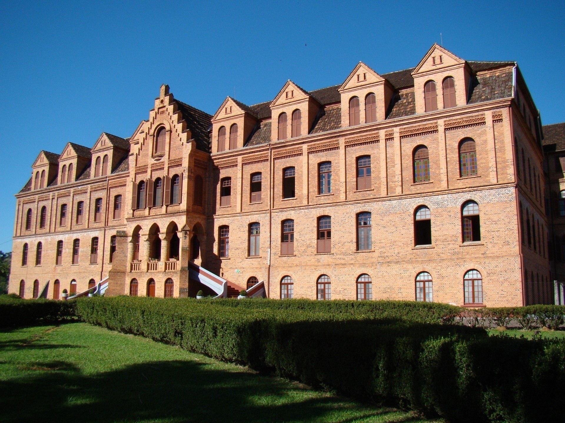 Seminário centenário inspirado em modelo alemão atrai visitantes com gastronomia e museu