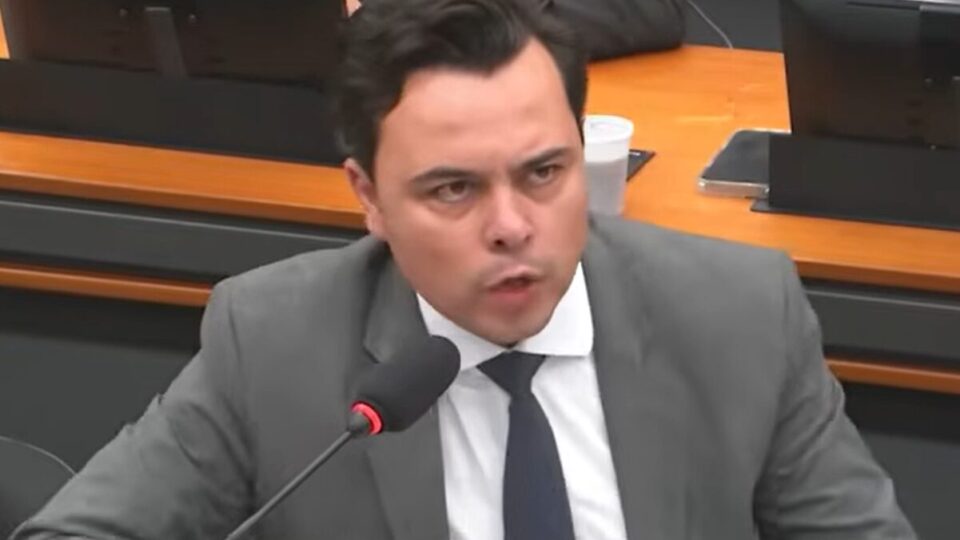Advogado fala em “assassinato jurídico” no Conselho de Ética da Câmara; assista