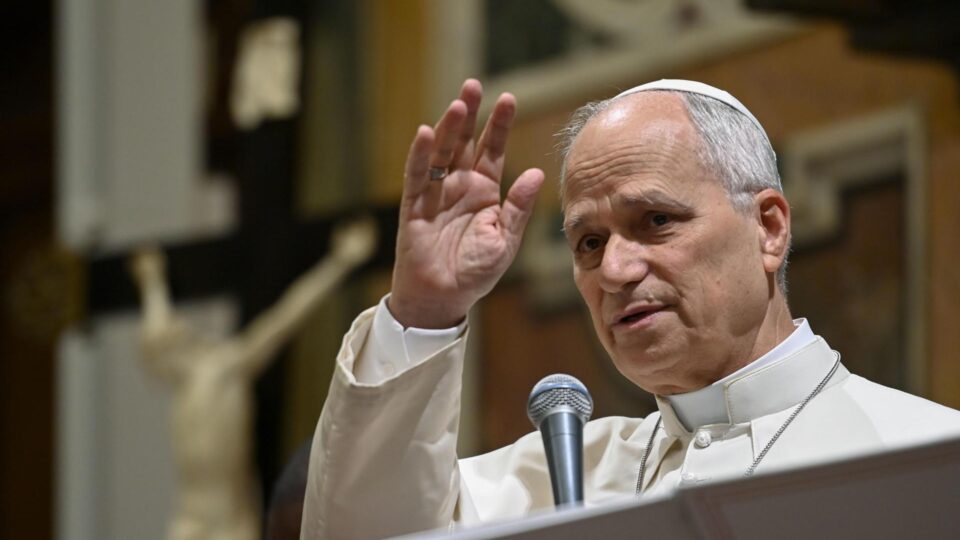 Papa reage a declaração de Trump sobre o Irã colocar vida de católicos em risco