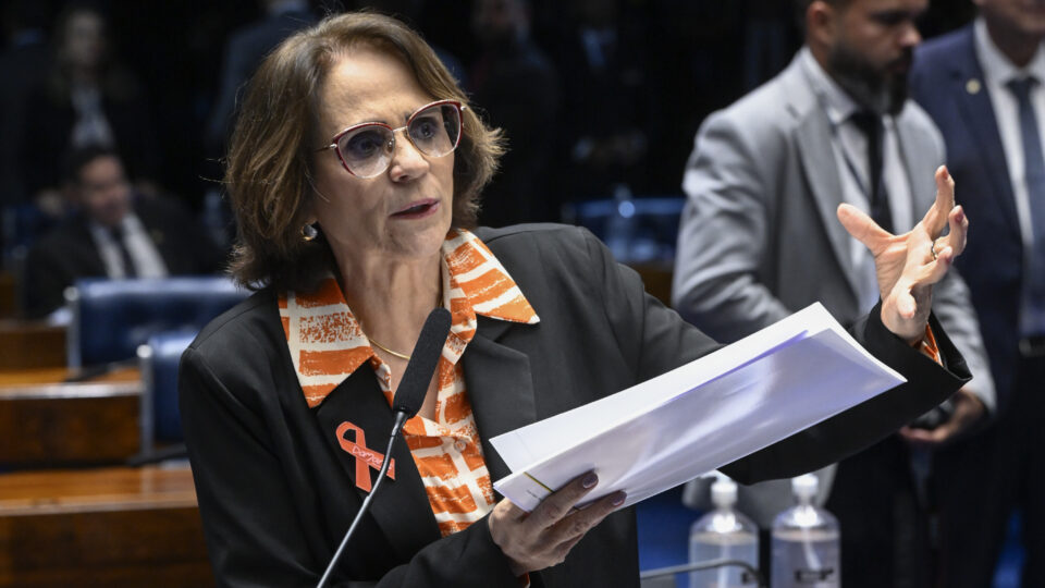 Damares cita facções e diz que apelará por Filipe Martins a Cortes Internacionais
