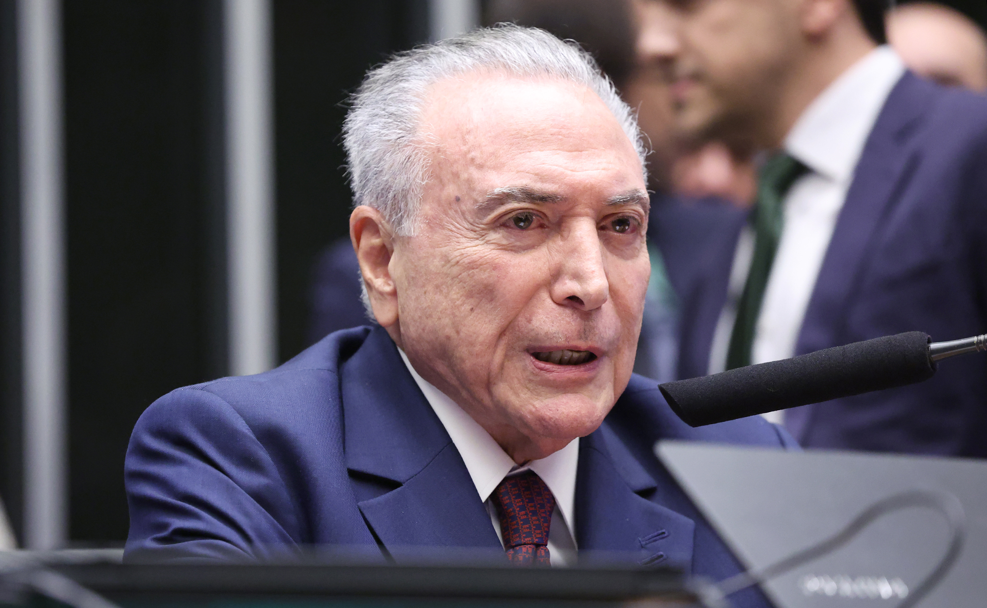 Ex-presidente chamou AGU de “competentíssimo” e avaliou redução de penas como favorável a pacificação.