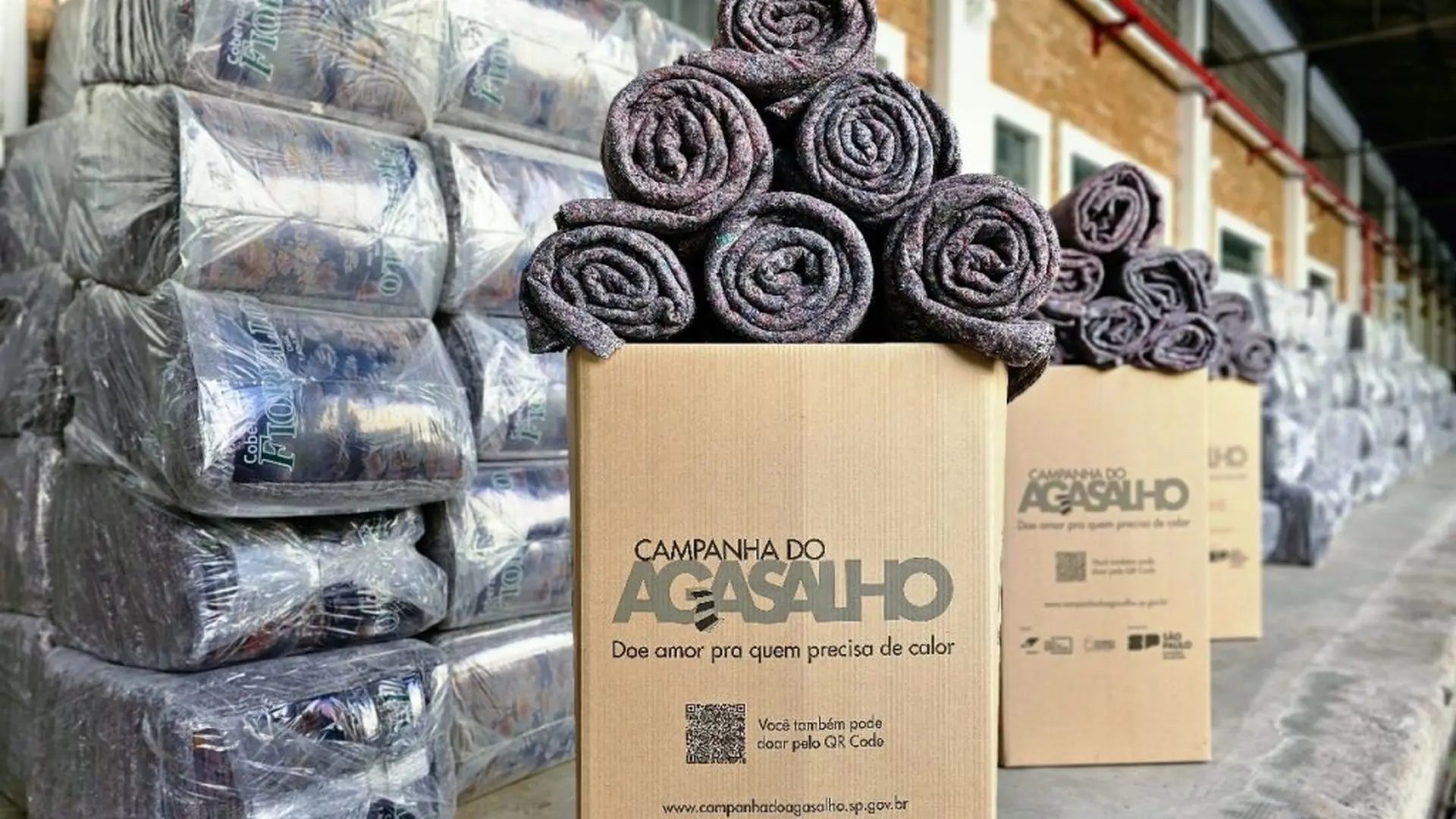 Campanha do Agasalho reúne cobertores e itens de inverno para fortalecer o atendimento às populações mais vulneráveis durante os períodos de frio intenso.