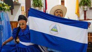Artistas nicaraguenses participam de uma missa em memória das vítimas dos protestos de 2018 na Nicarágua