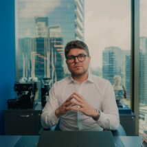 O empreendedor Tallis Gomes afirma que disciplina militar o ajudou a empreender e ter sucesso