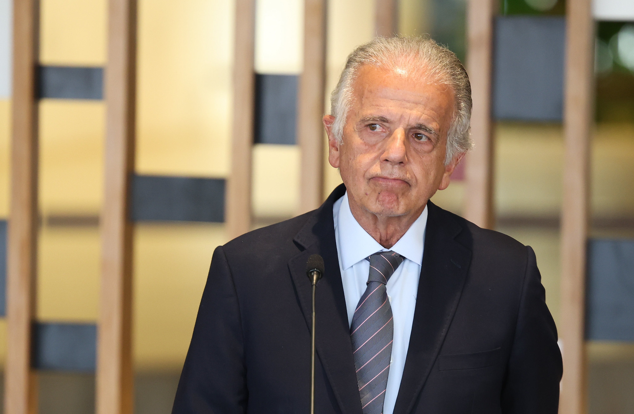 Múcio se reúne com Alcolumbre para distensionar crise causada pela rejeição da indicação de Messias ao STF.