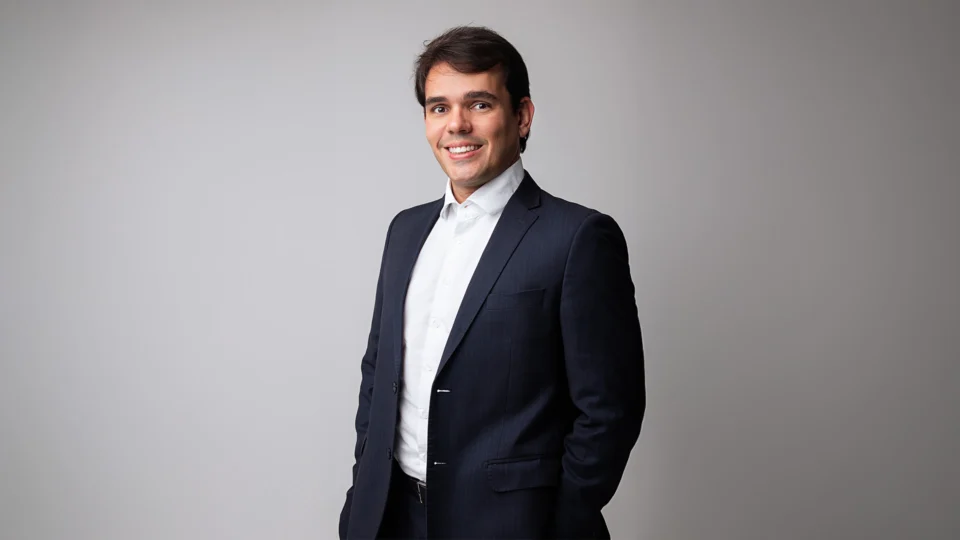 Edgar Leite, advogado, explica como os ajustes atuariais contribuem para o equilíbrio e a sustentabilidade dos planos.