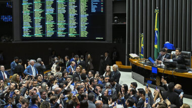 Congresso Nacional impõe índice de derrubadas de vetos presidenciais inédito no país.