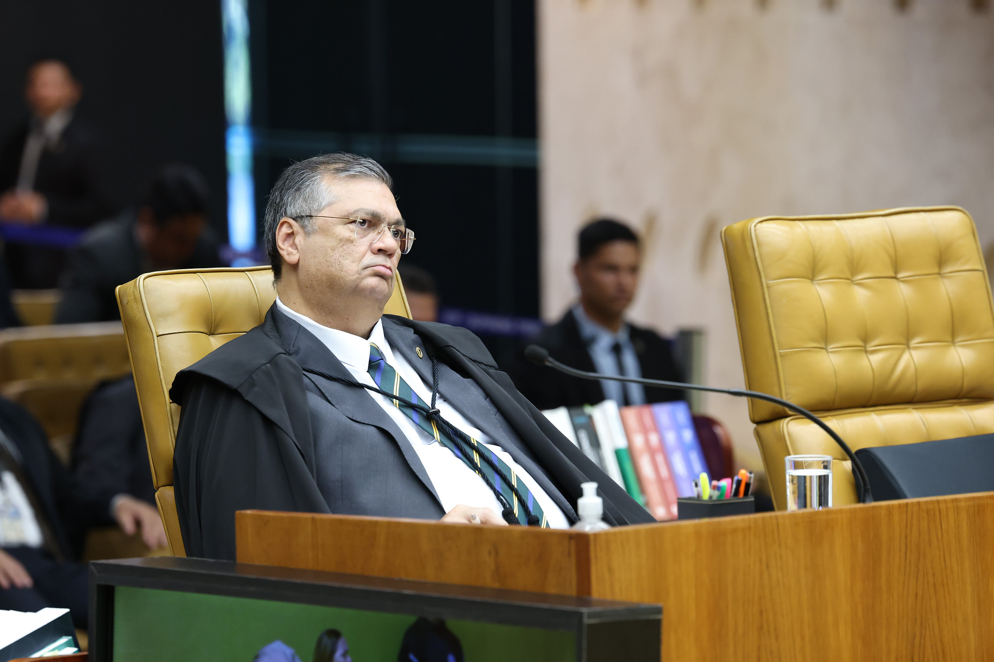 Ministro pode paralisar por mais 90 dias ação que já dura 13 anos.