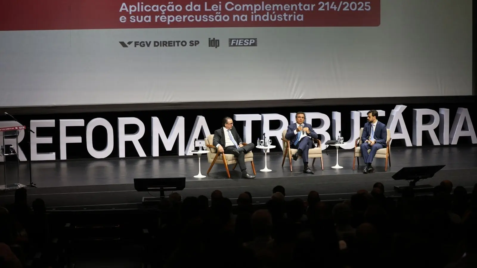 Reunião sobre a Reforma Tributária.