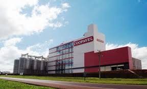 Centro de distribuição da Copapel: estrutura moderna e logística integrada para atender mais de 16 mil clientes por ano no Sul do Brasil.
