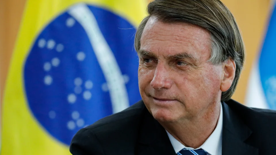 Defesa de Bolsonaro aciona Fachin para anular condenação no STF