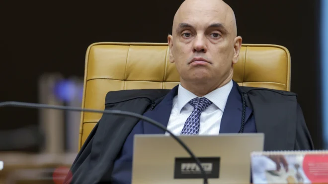 Moraes cobra explicações de Lula e Congresso sobre Lei da Dosimetria