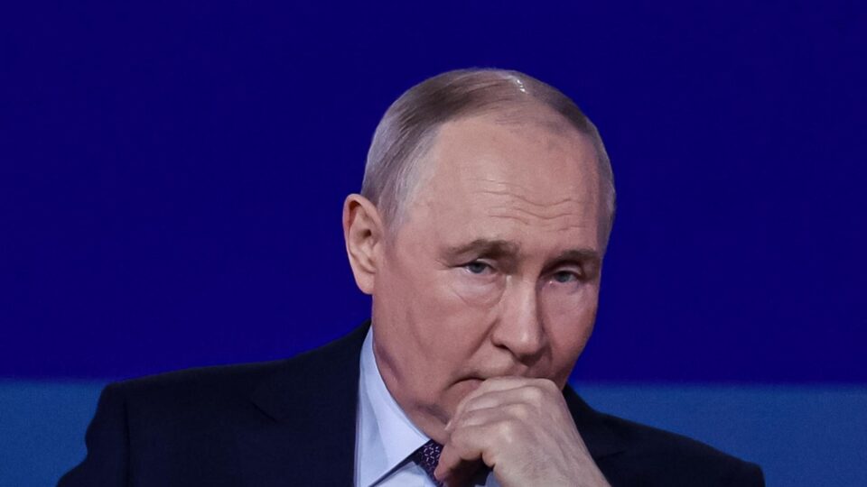Por que a imagem de líder forte de Vladimir Putin está caindo na Rússia?