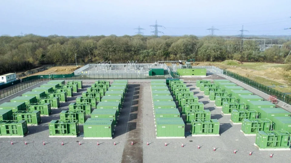 Sistema de armazenamento de energia com baterias