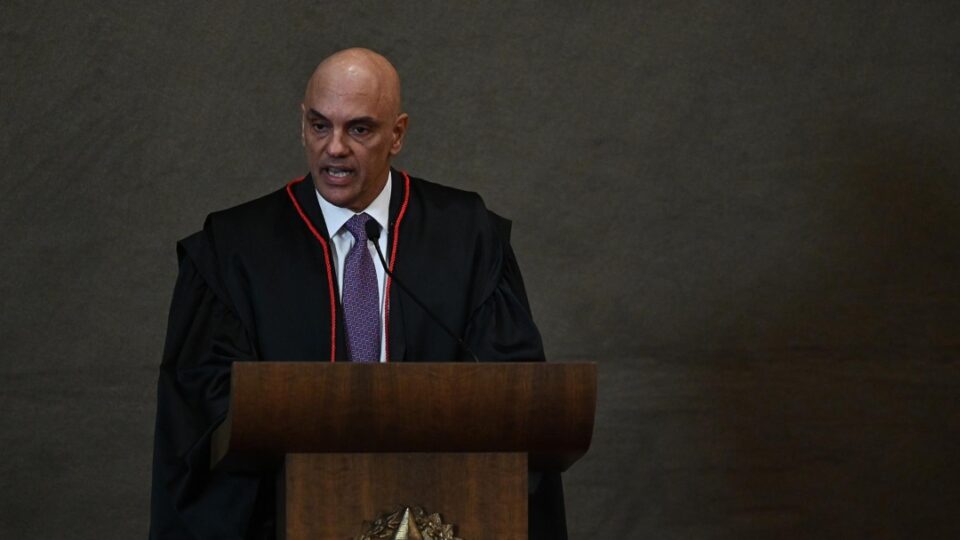 Oposição articula nova anistia após Moraes suspender dosimetria e governo reage