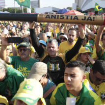 Indignação com decisão de Moraes contra dosimetria impulsiona luta da oposição por anistia Indignação com decisão de Moraes contra dosimetria impulsiona luta por anistia.