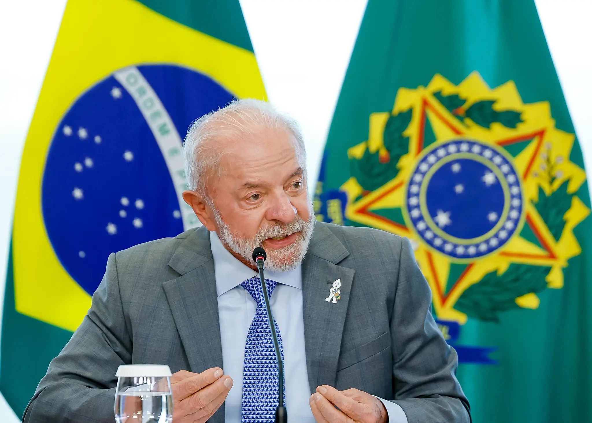 Lula culpa Bolsonaro por mortes da Covid e manda militância espalhar dossiê contra rival