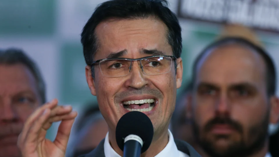 Dino revoga decisão que tirou do ar reportagem sobre situação eleitoral de Deltan