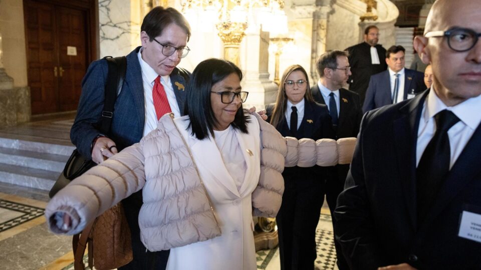 Ditadora da Venezuela, proibida de entrar na UE, obtém autorização para viajar para a Holanda