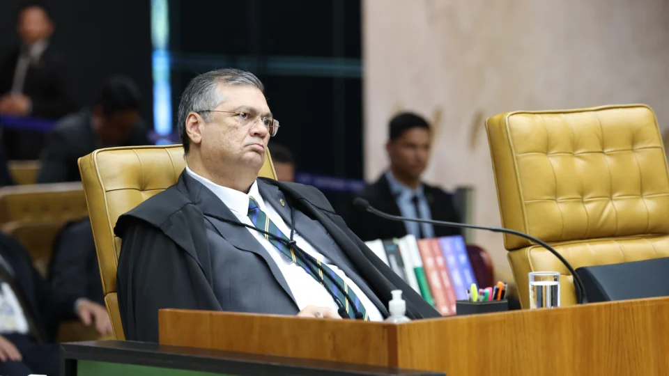 Em meio a crise de credibilidade do STF, ministro avançou contra penduricalhos e aposentadoria compulsória como "punição".