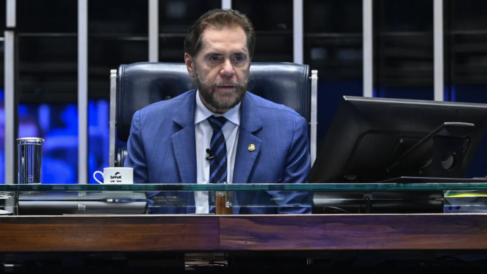 Plínio Valério é relator de PEC da autonomia do BC.