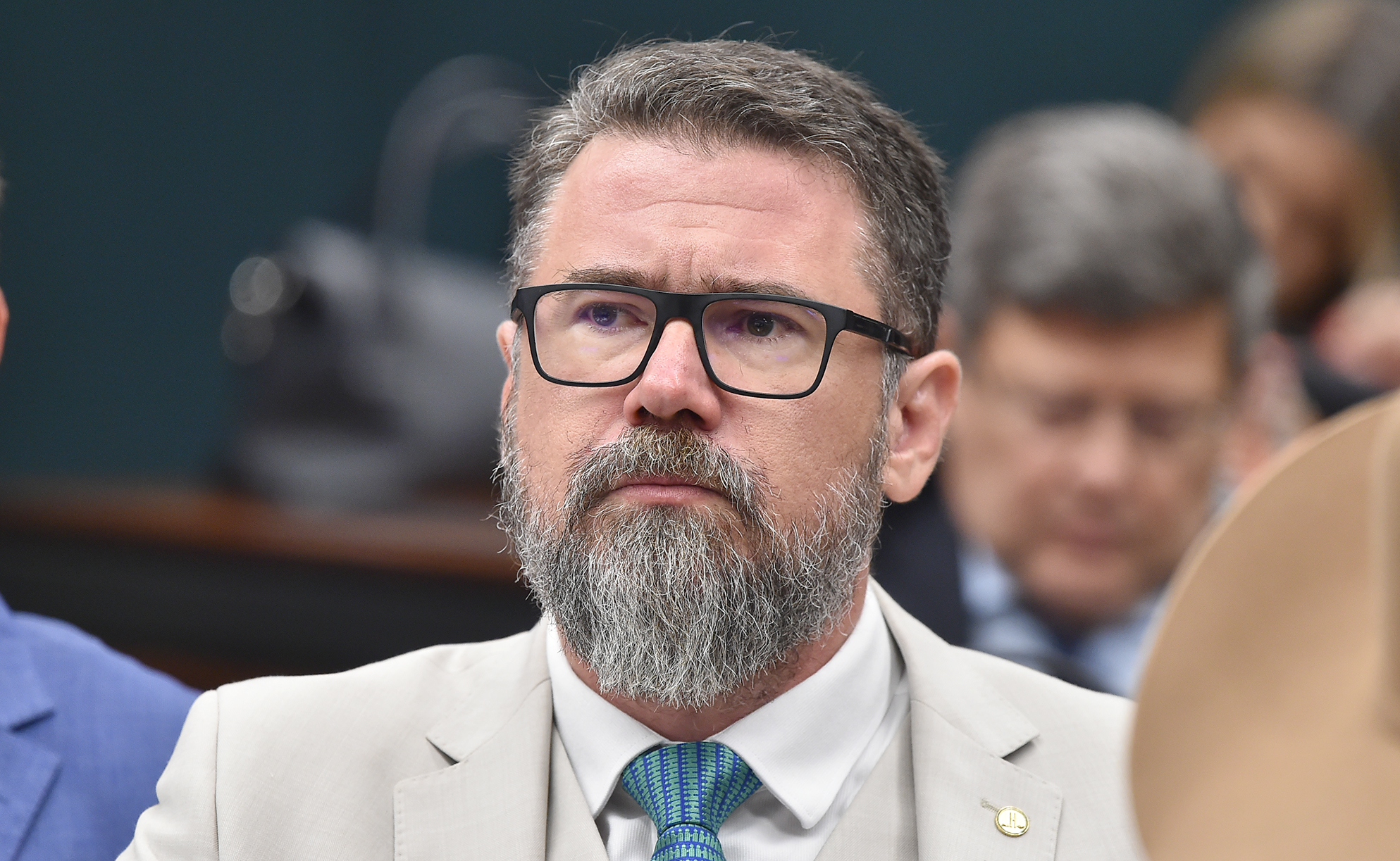 Comissão da Câmara aprova projeto que libera FGTS para comprar arma de fogo