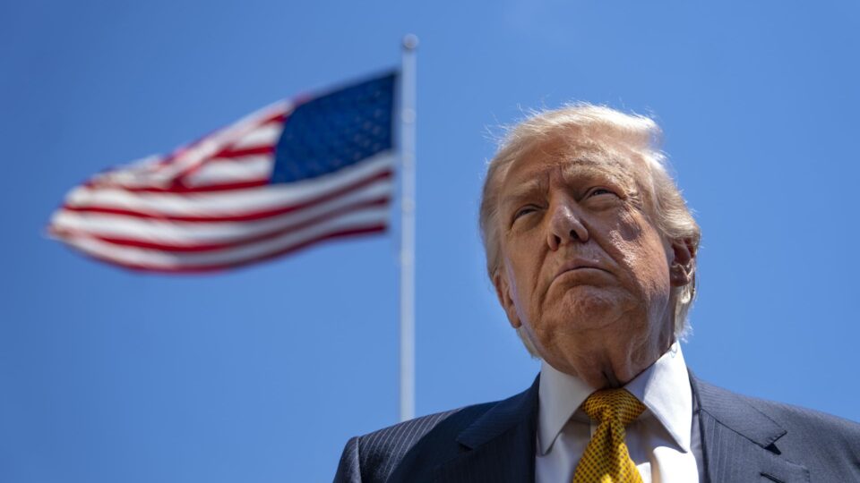 Trump anuncia nova regra sobre reprodução assistida e se diz “pai da fertilidade”