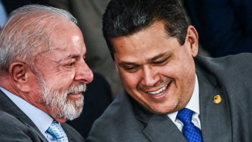 Como o Banco Master aprofunda o racha entre o governo Lula e o Centrão?