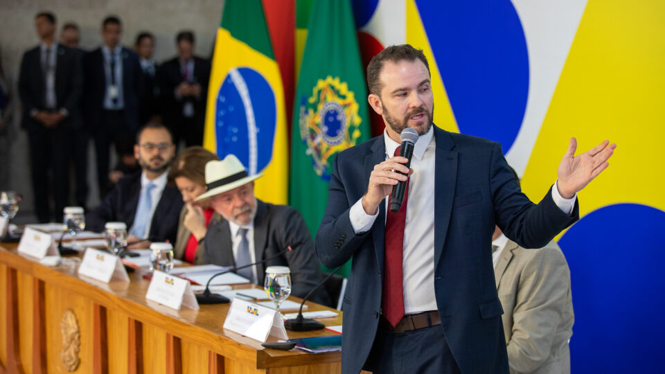 Governo publica fim da “taxa das blusinhas” e mudança passa a valer