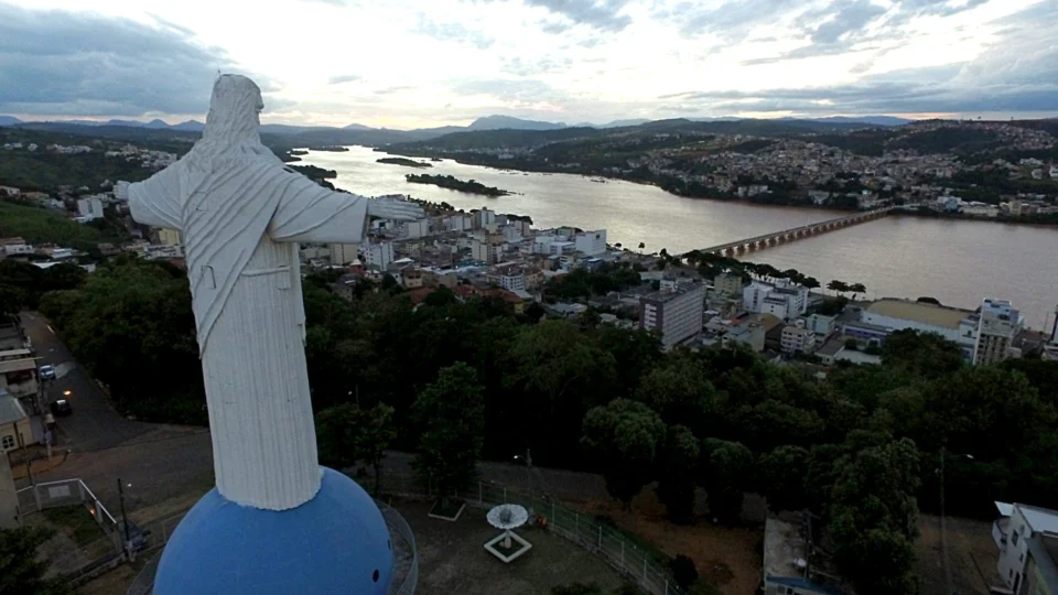 Cristo Rei de Colatina se tornou um dos principais símbolos religiosos e turísticos do interior capixaba.