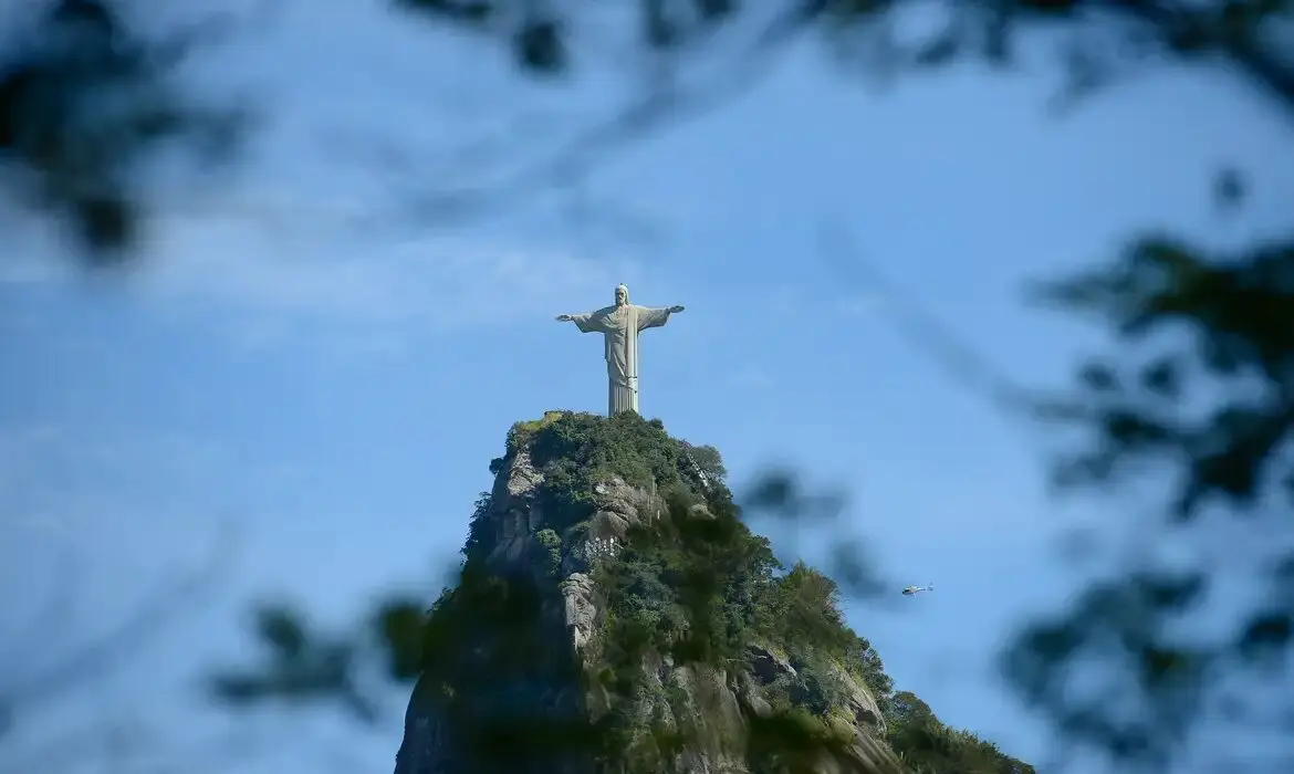O Cristo Redentor virou símbolo internacional do Brasil e uma das atrações turísticas mais visitadas do mundo.