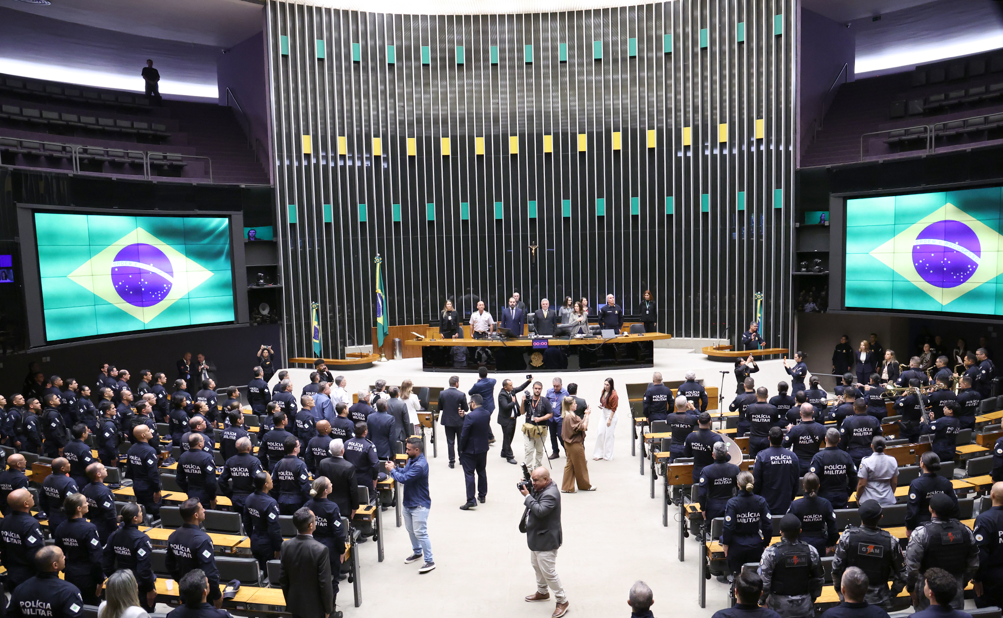 Derrubada do governo de taxa de importação levantou discussões sobre o placar nas Casas.
