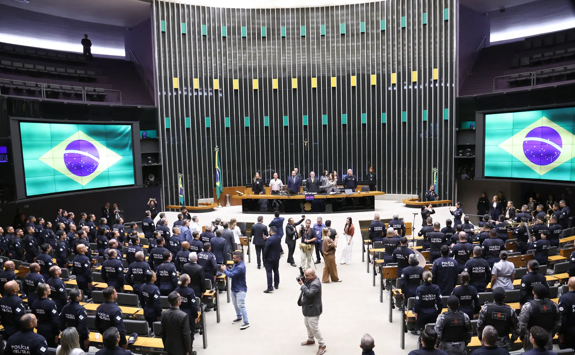 Derrubada do governo de taxa de importação levantou discussões sobre o placar nas Casas.