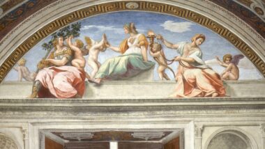A Fortaleza (ou Coragem), a Prudência e a Temperança (da esquerda para a direita) em afresco de Rafael nos Museus Vaticanos. Imagem referente a matéria