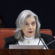 Ex-presidente do TSE, Cármen Lúcia antecipa sua saída “para que não haja sobrecarga aos atuais membros” durante as eleições. Imagem referente a matéria