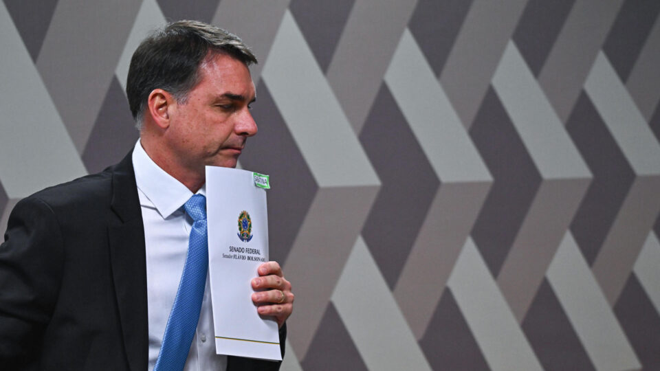 “Crise de proporções ainda incalculáveis”: imprensa internacional repercute áudio de Flávio