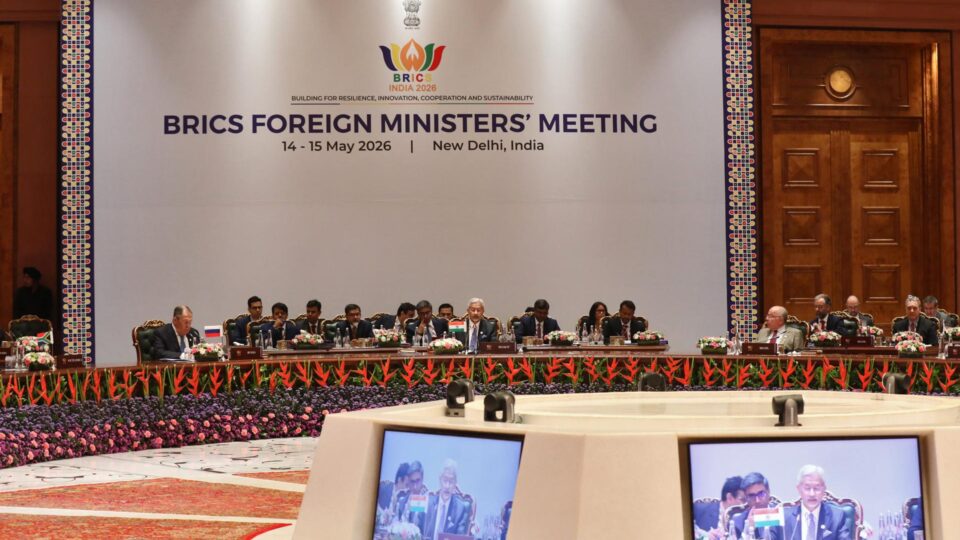 Irã expõe divisão nos Brics ao acusar Emirados Árabes e pedir condenação a EUA e Israel