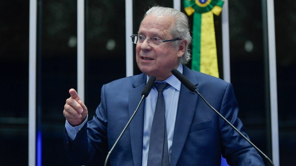 Dirceu ironiza Flávio após áudios sobre cobrança milionária a Vorcaro para filme de Bolsonaro