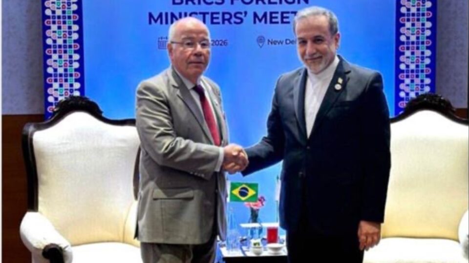 Irã elogia posição do Brasil sobre guerra com EUA em reunião de chanceleres no Brics
