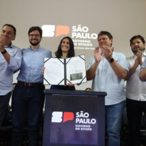 Quem é a supersecretária escalada para coordenar a campanha de Tarcísio em São Paulo Natália Resende comanda a maior secretaria de SP e coordenará o plano que busca a reeleição de Tarcísio.