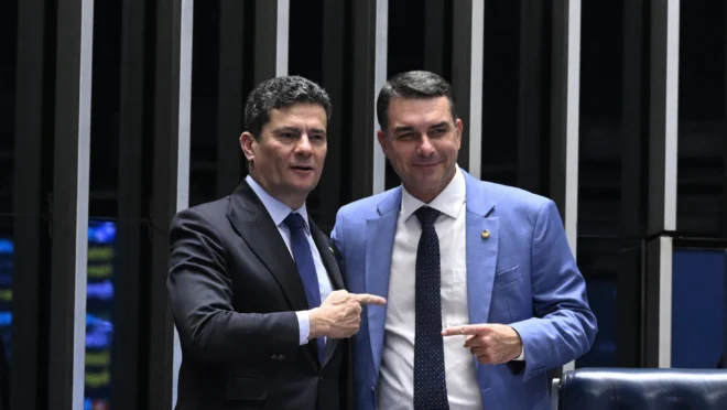 Sergio Moro sai em defesa de Flávio Bolsonaro