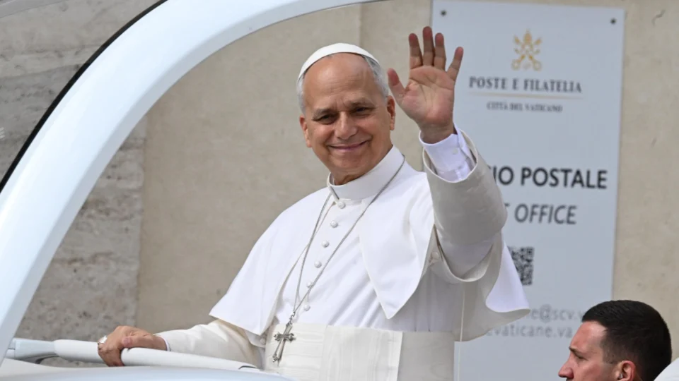 papa leão xiv visita frança